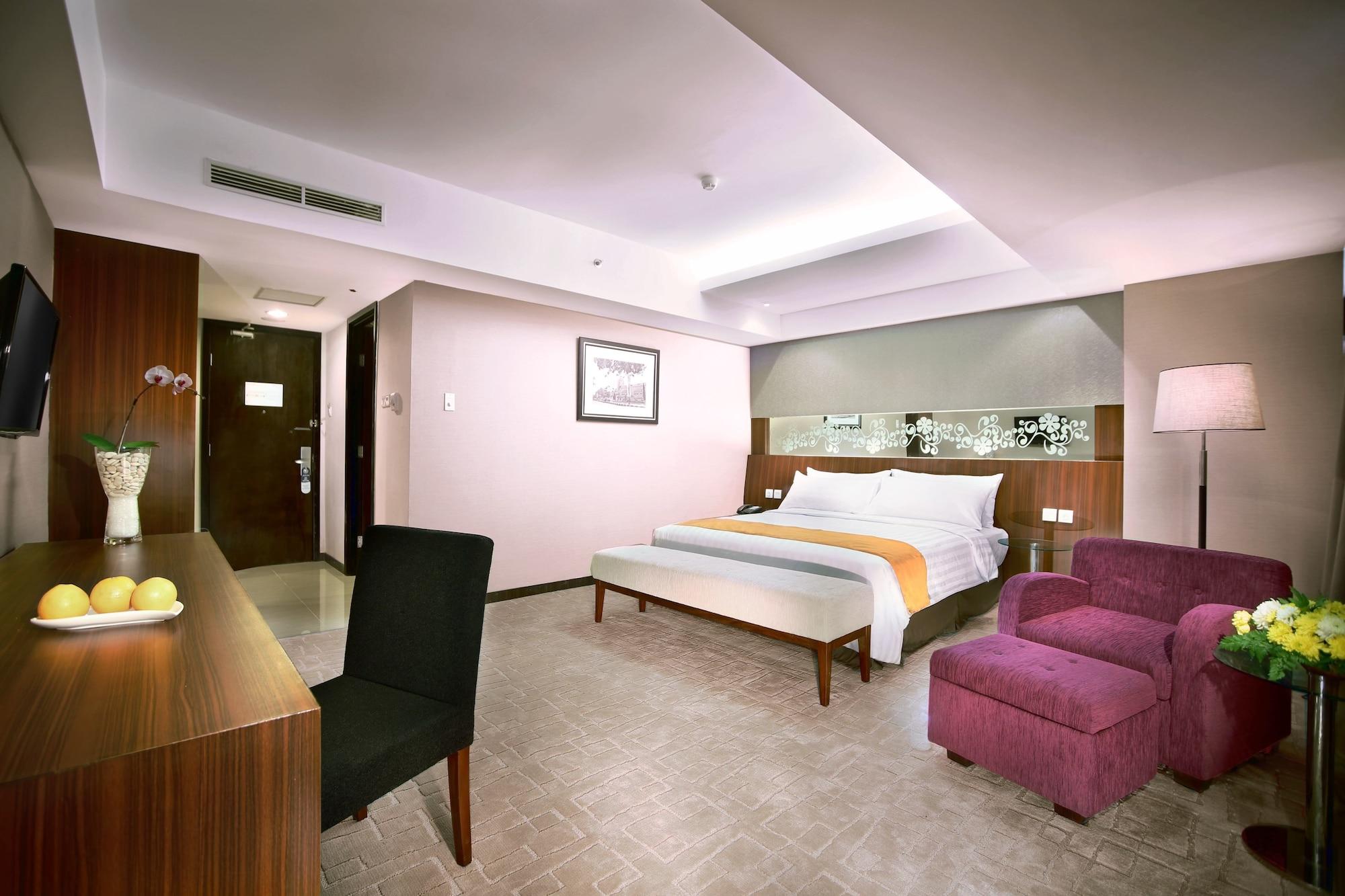 Aston Madiun Hotel & Conference Center Kültér fotó