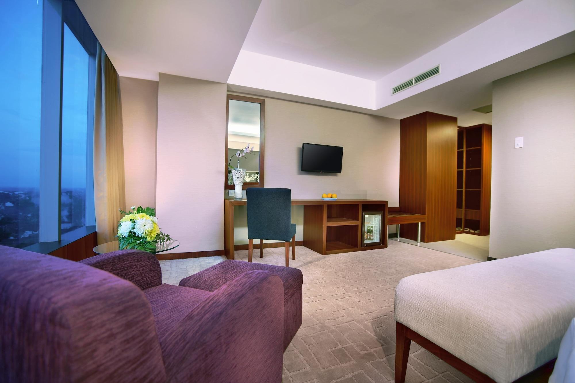 Aston Madiun Hotel & Conference Center Kültér fotó