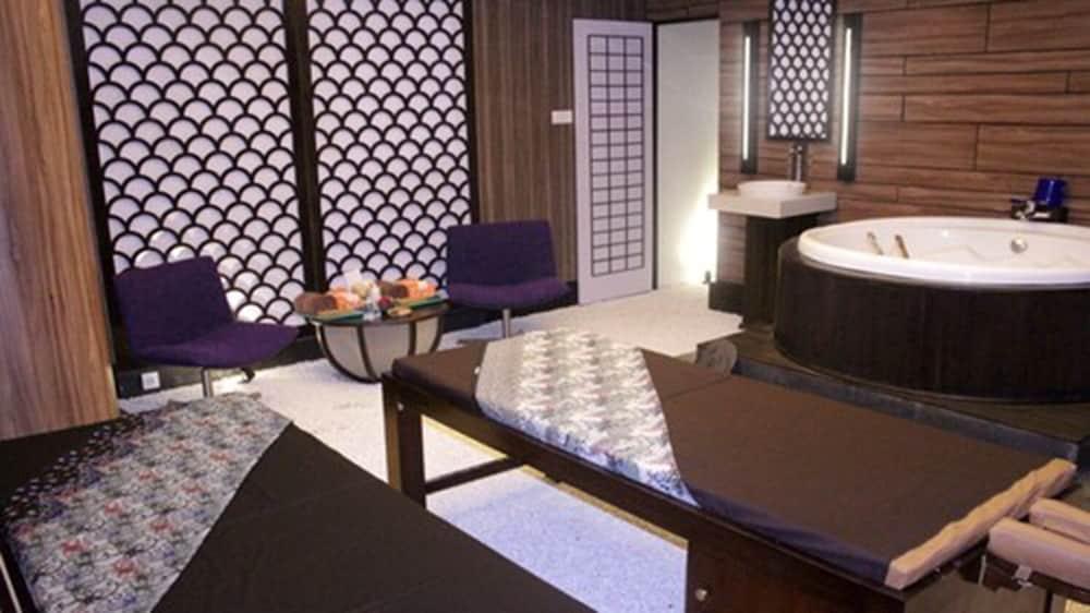 Aston Madiun Hotel & Conference Center Kültér fotó