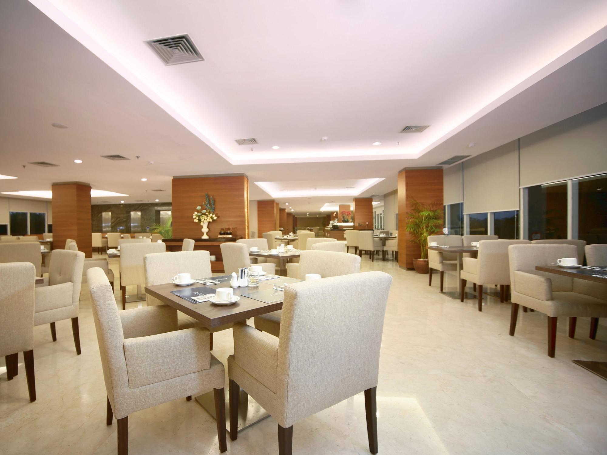 Aston Madiun Hotel & Conference Center Kültér fotó