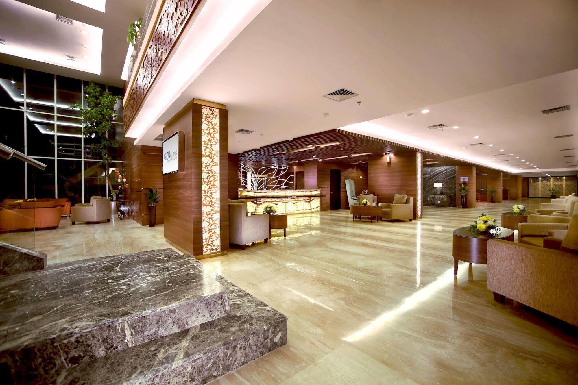 Aston Madiun Hotel & Conference Center Kültér fotó